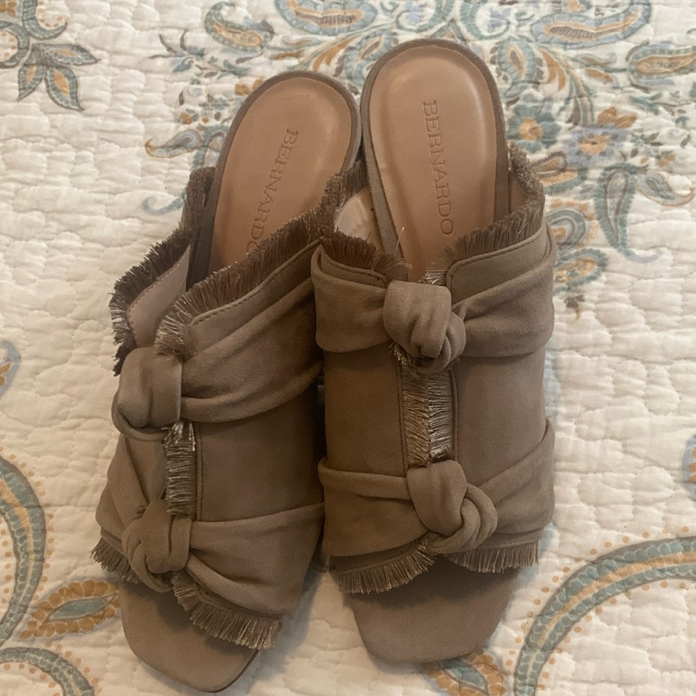 NWOB Bernardo shoes size 7M